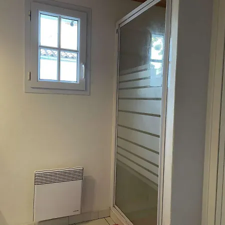 Maison Avec Jardin Clos Et Terrasse, Proche Et Commerces, 5 Couchages, - Fr-1-224b-83 펜션 *