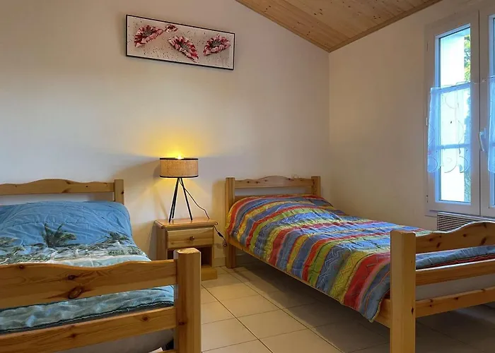 Maison Avec Jardin Clos Et Terrasse, Proche Et Commerces, 5 Couchages, - Fr-1-224b-83 Vakantiehuis