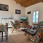 Hébergement de vacances Maison Avec Jardin Clos Et Terrasse, Proche Et Commerces, 5 Couchages, Noirmoutier-en-l'île - Fr-1-224b-83 Noirmoutier-en-l'Île