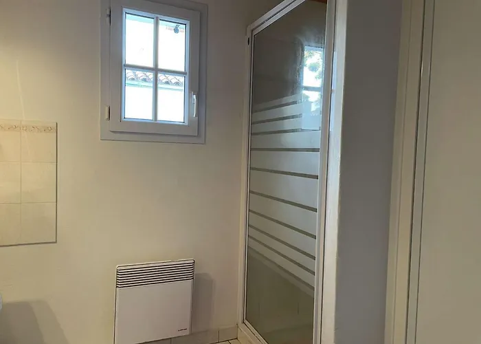 Maison Avec Jardin Clos Et Terrasse, Proche Et Commerces, 5 Couchages, - Fr-1-224b-83 度假居 *